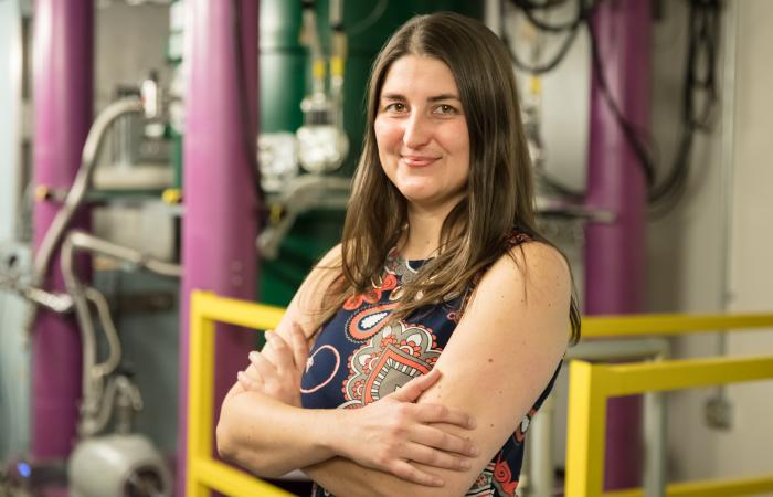 Leah Broussard leads a study of neutron decay to understand correlations between electrons and antineutrinos as well as subtle distortions in the electron energy spectrum. 