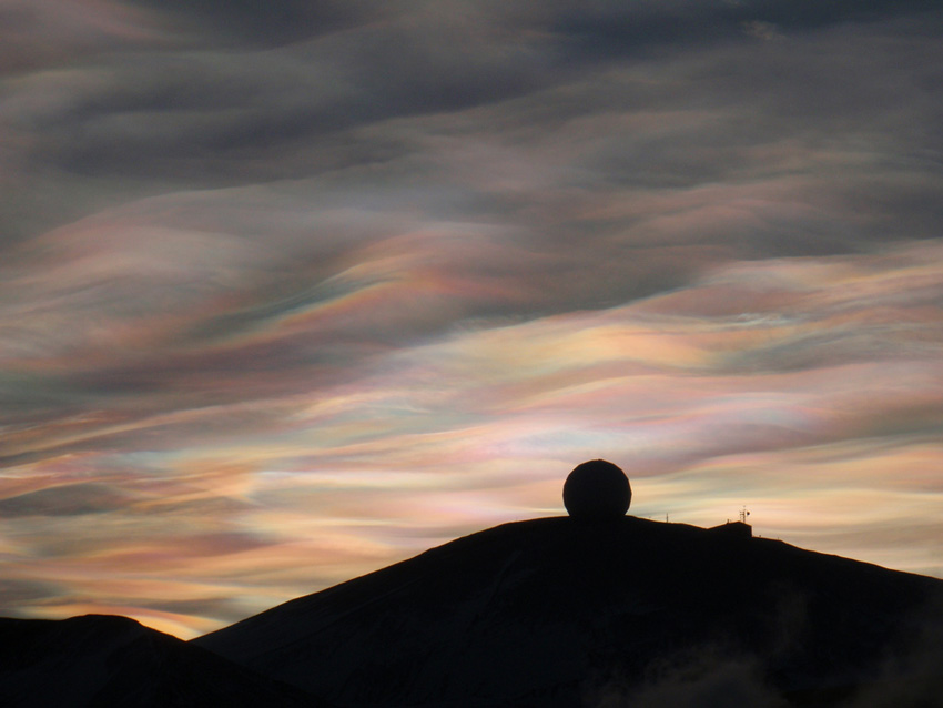 nacreous-clouds-antarctica-large.jpg
